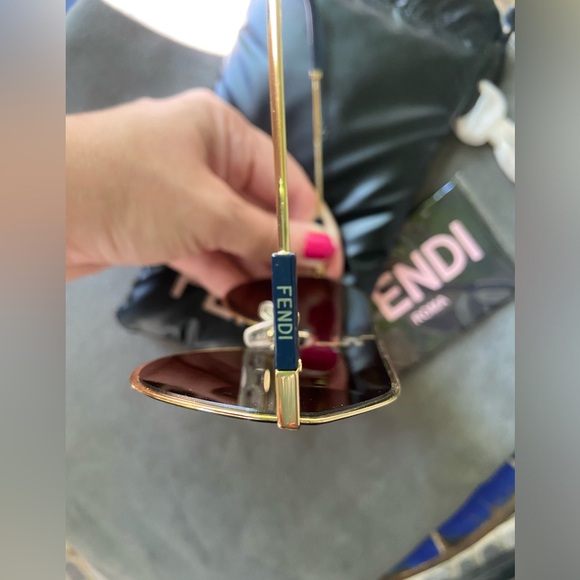 FENDI ENDURA AVIATOR SUNGLASSES Fe40080u - Picture 2 of 6